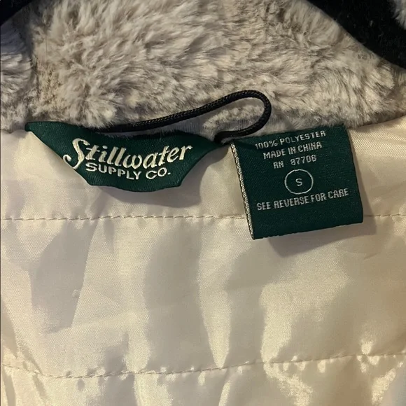 Women's Cream Faux Fur Vest - Picture 2 of 5